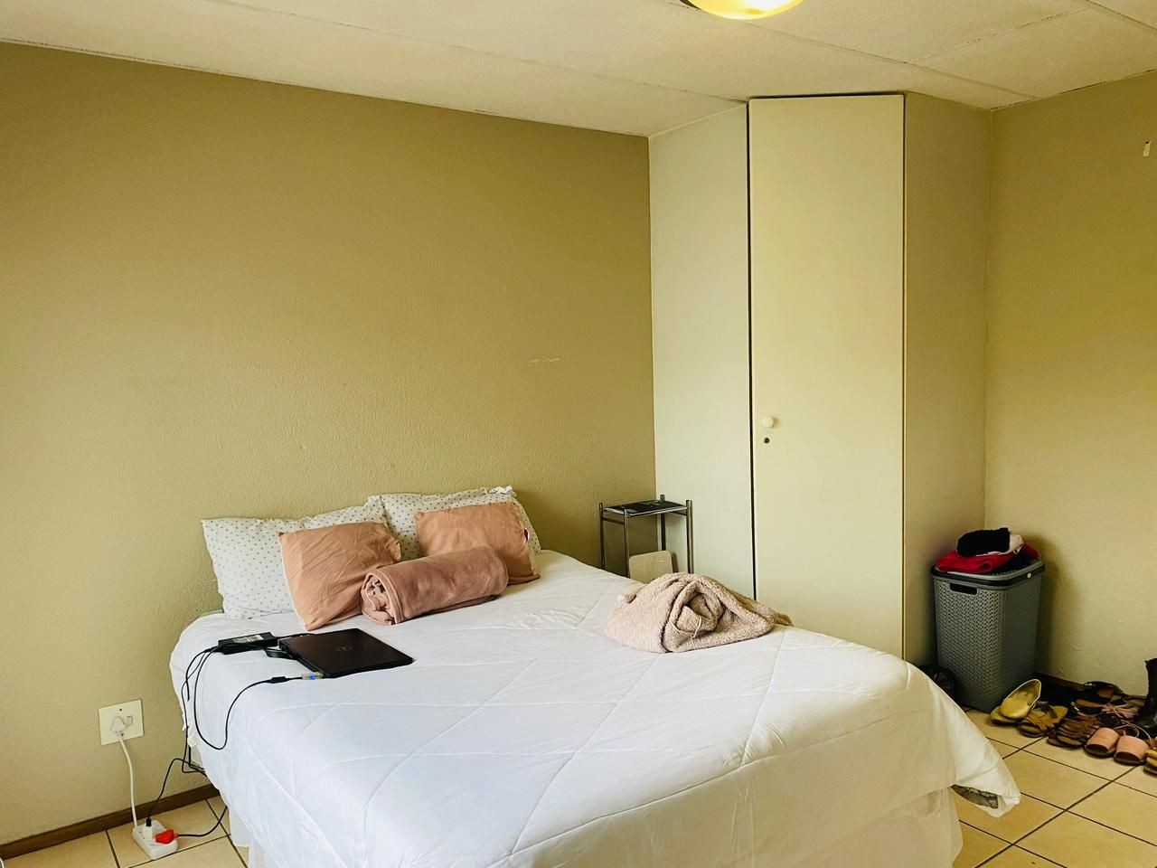 1 Room To Share In a 3 Bedroom Apartment