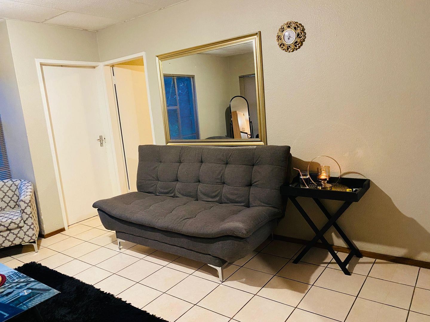 1 Room To Share In a 3 Bedroom Apartment