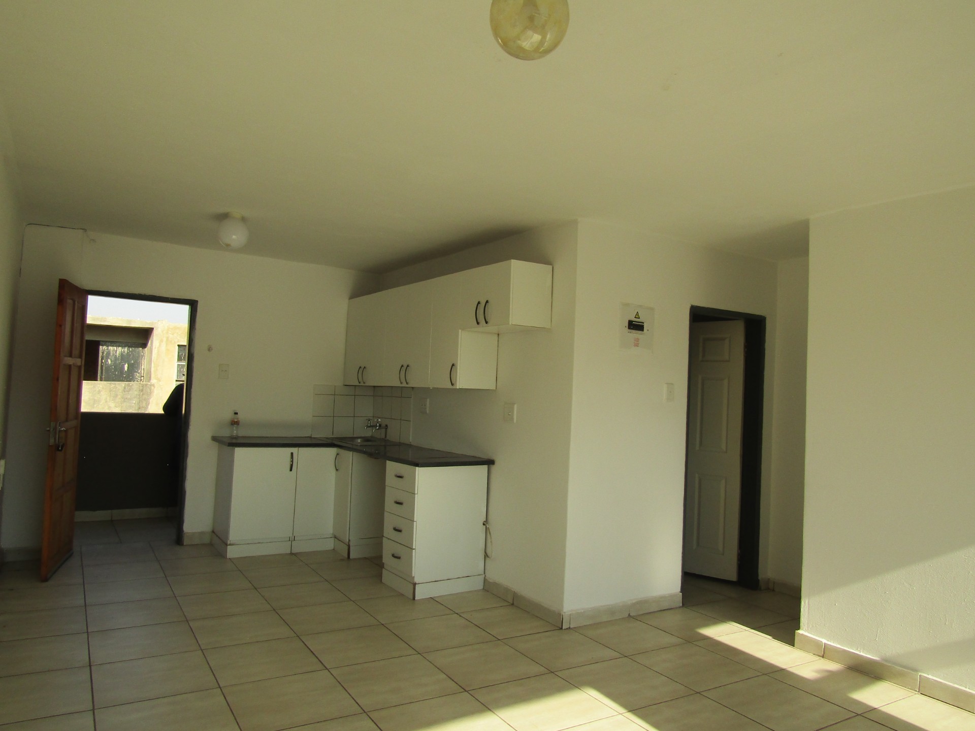 1 Bedrooms Apartment To Rent in Spruit view, Katlehong