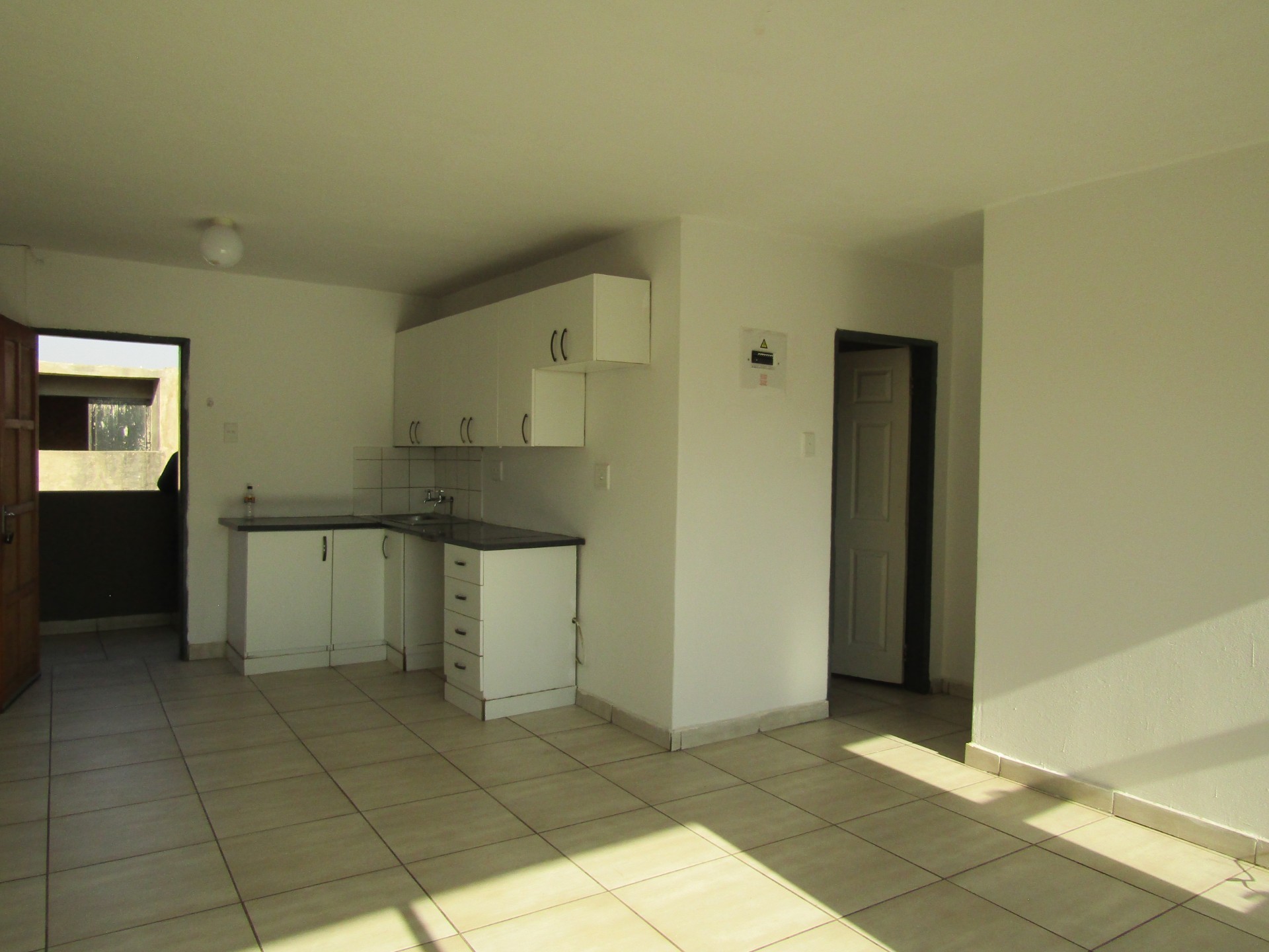 1 Bedrooms Apartment To Rent in Spruit view, Katlehong