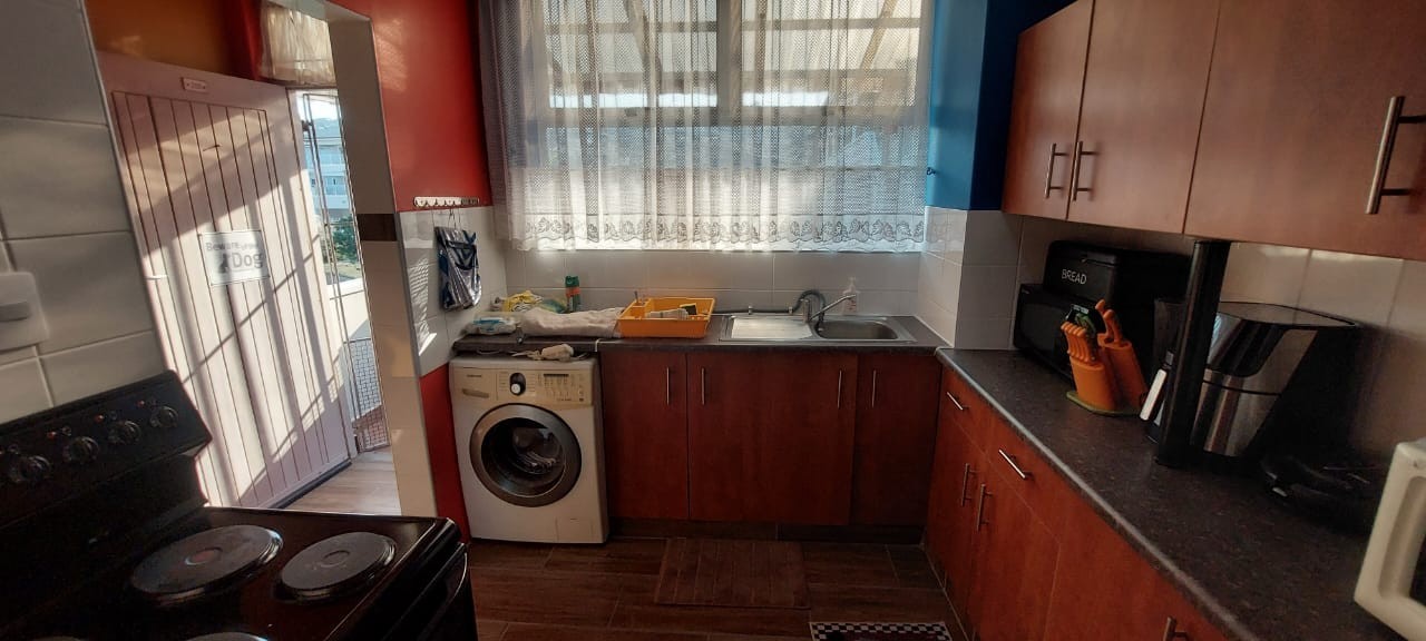 Charming Uvongo Apartment Offering Comfort, Style, Serenity