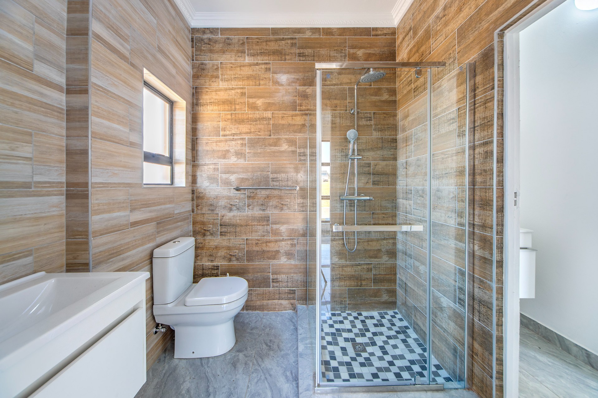 Brand New Build - In a cul de sac, next door to the park