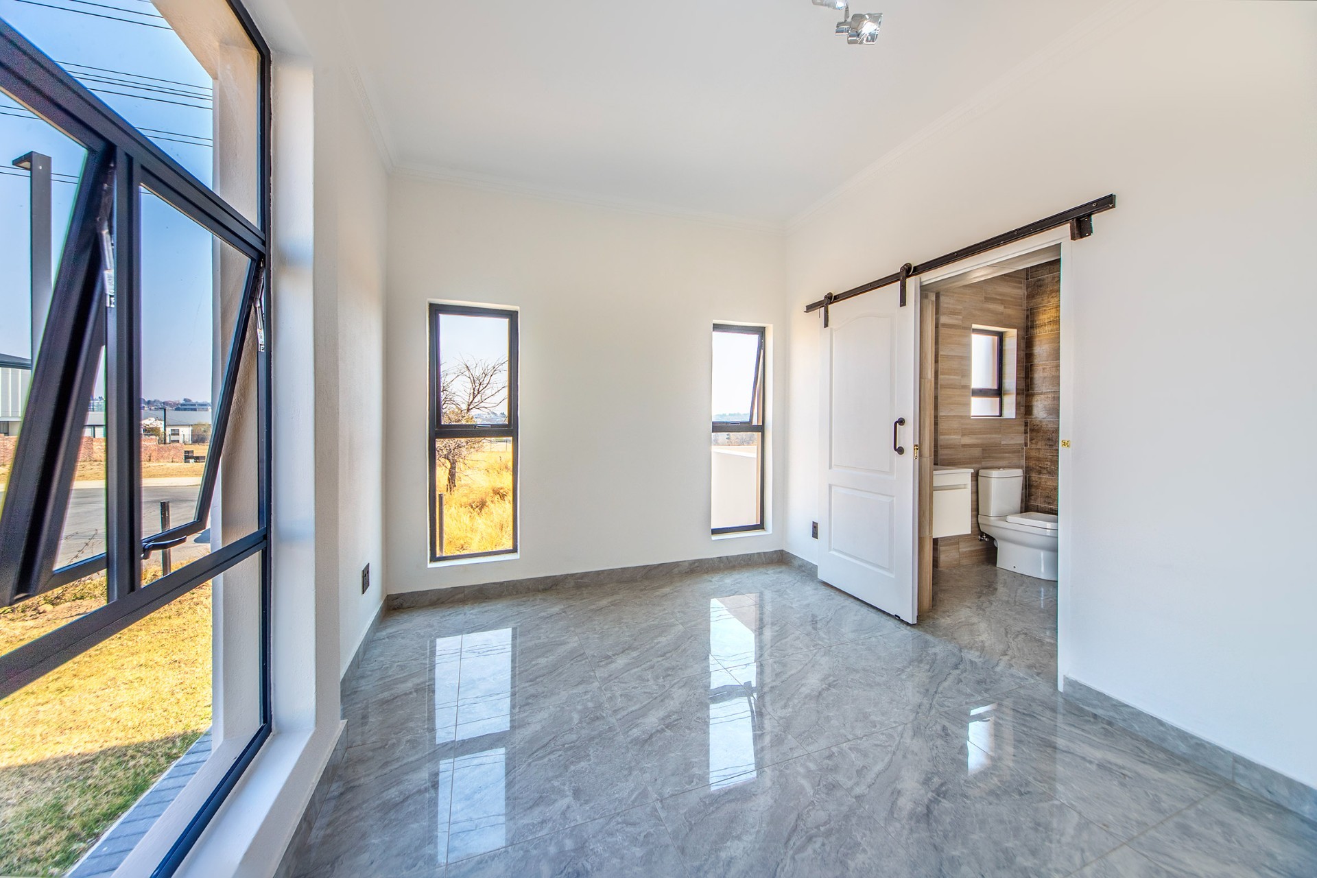 Brand New Build - In a cul de sac, next door to the park