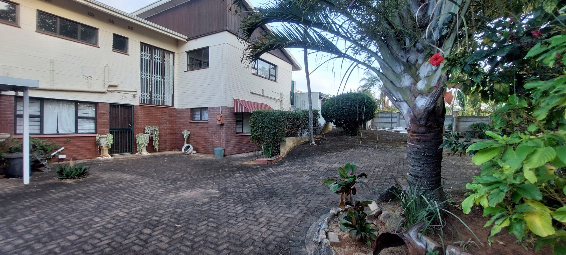 Spacious Uvongo haven blending comfort, style, and warmth