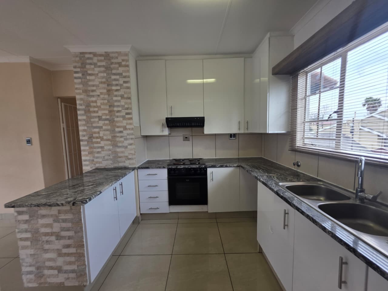 Apartment To Rent in Eden Glen, Edenvale