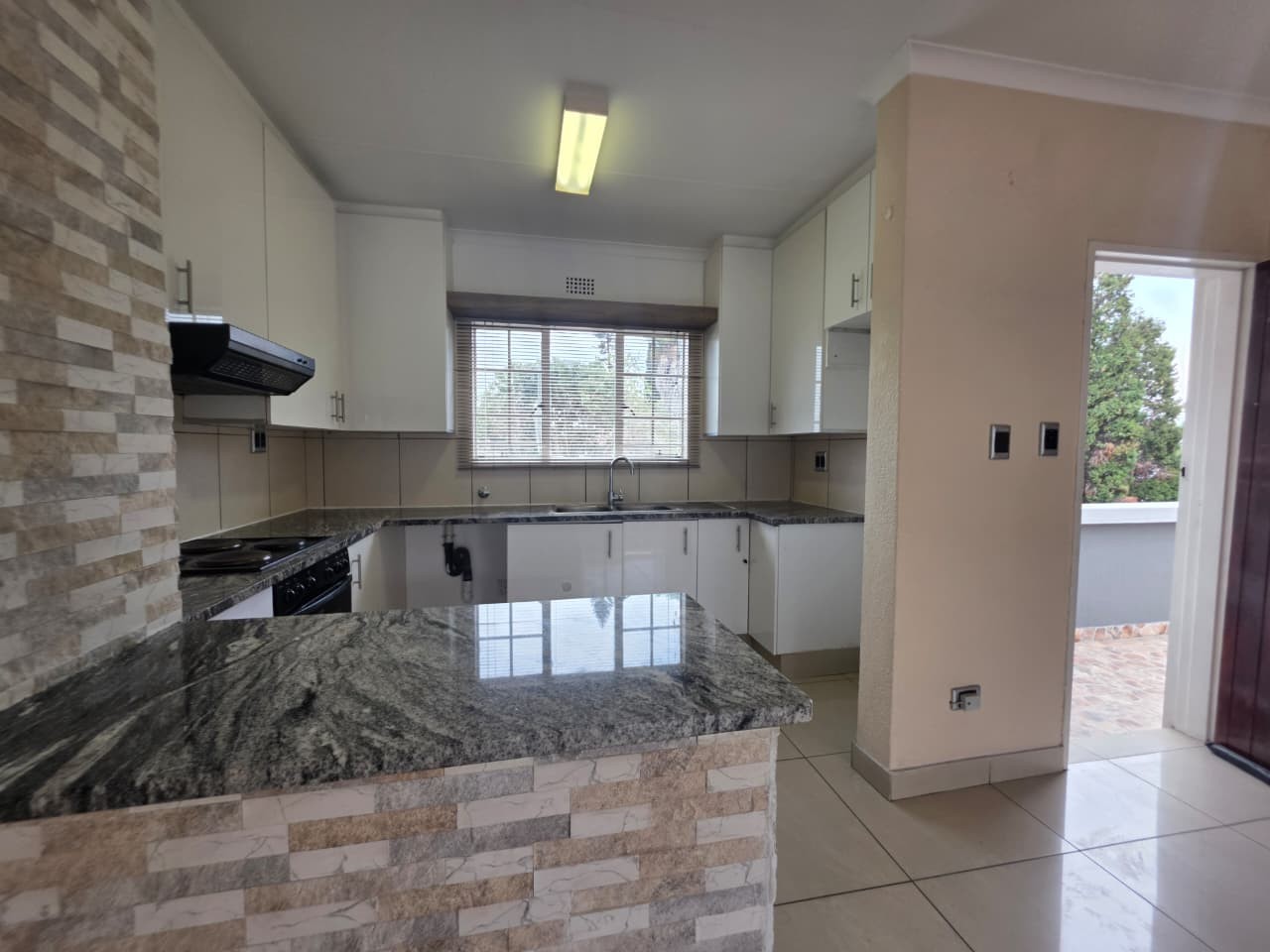 Apartment To Rent in Eden Glen, Edenvale