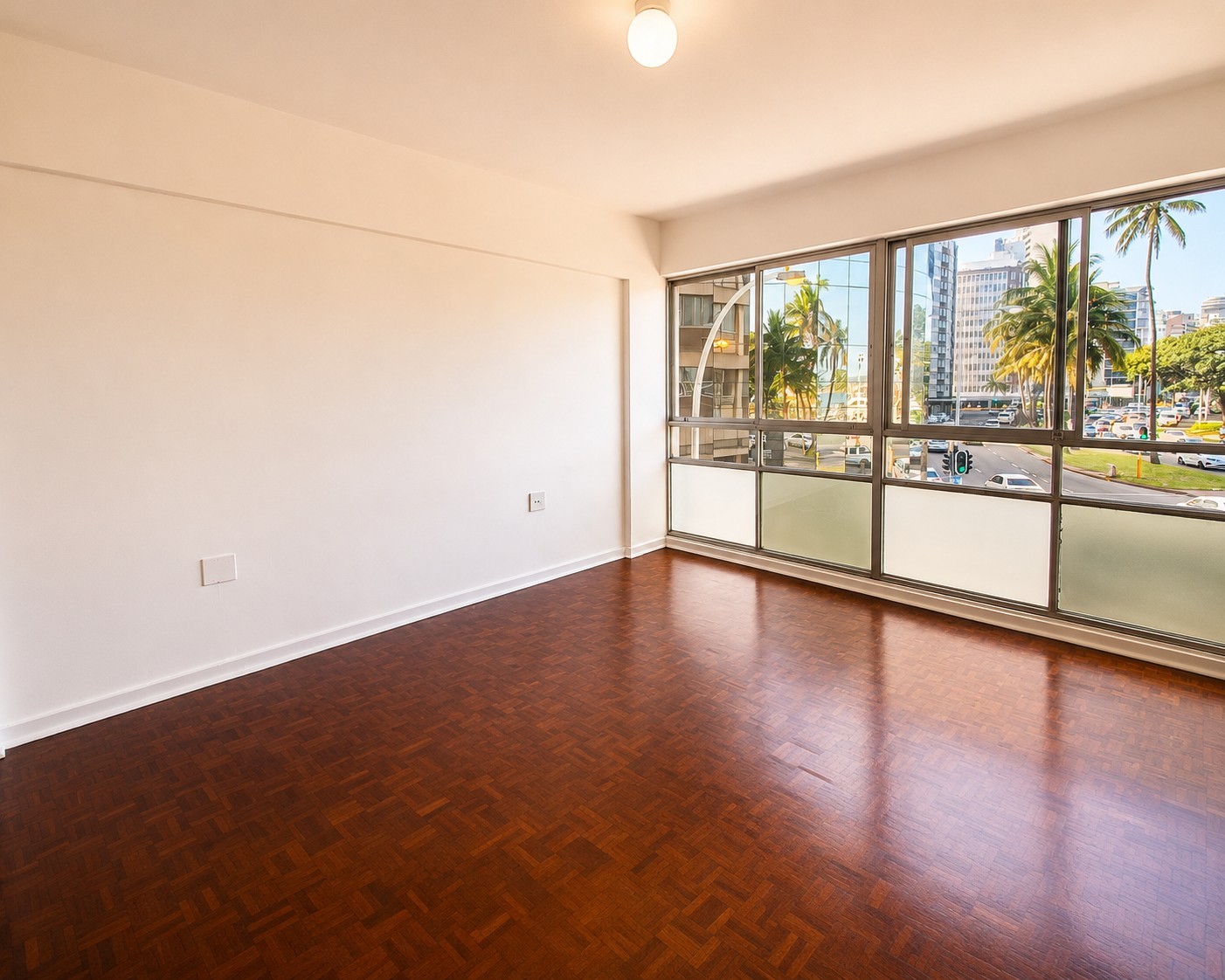 Quaint East Facing Apartment on Victoria Embankment For Rent