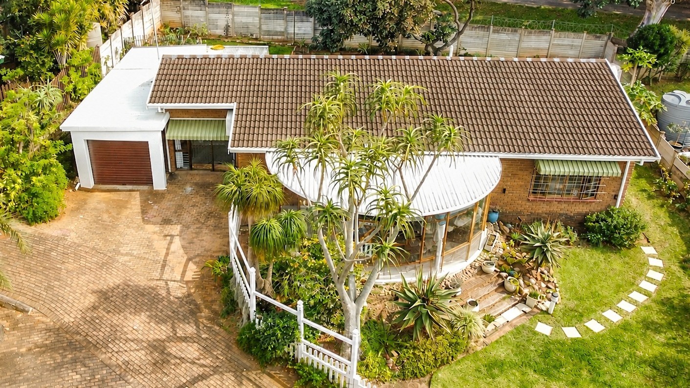 Sunny, Spacious and Modernised Complex Living