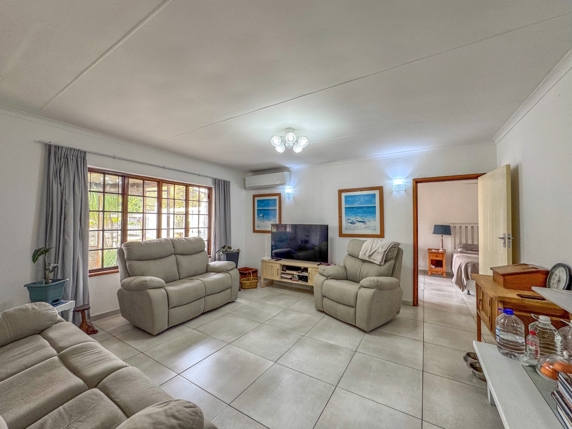 Sunny, Spacious and Modernised Complex Living
