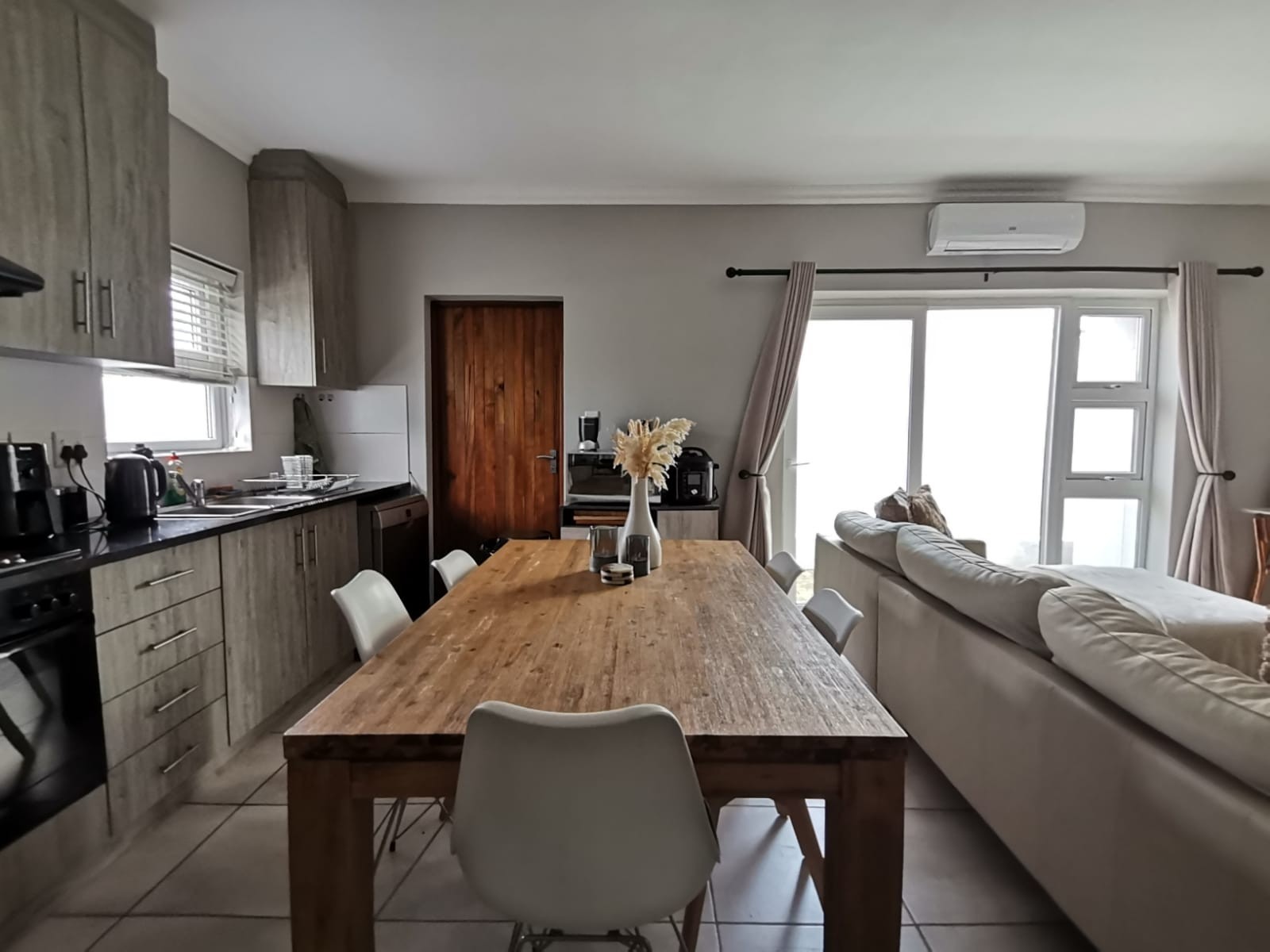 Modern 3-Bedroom Home to Rent in Bergenzicht Estate, Paarl