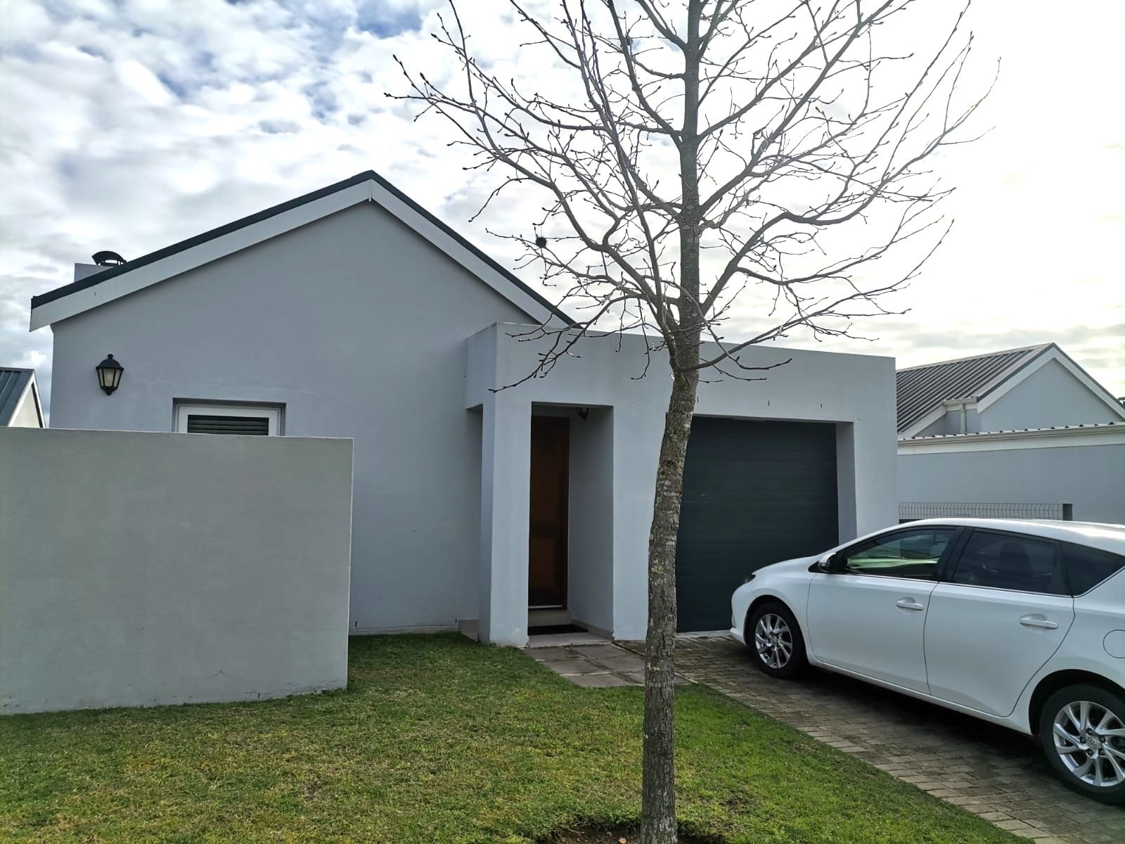 Modern 3-Bedroom Home to Rent in Bergenzicht Estate, Paarl