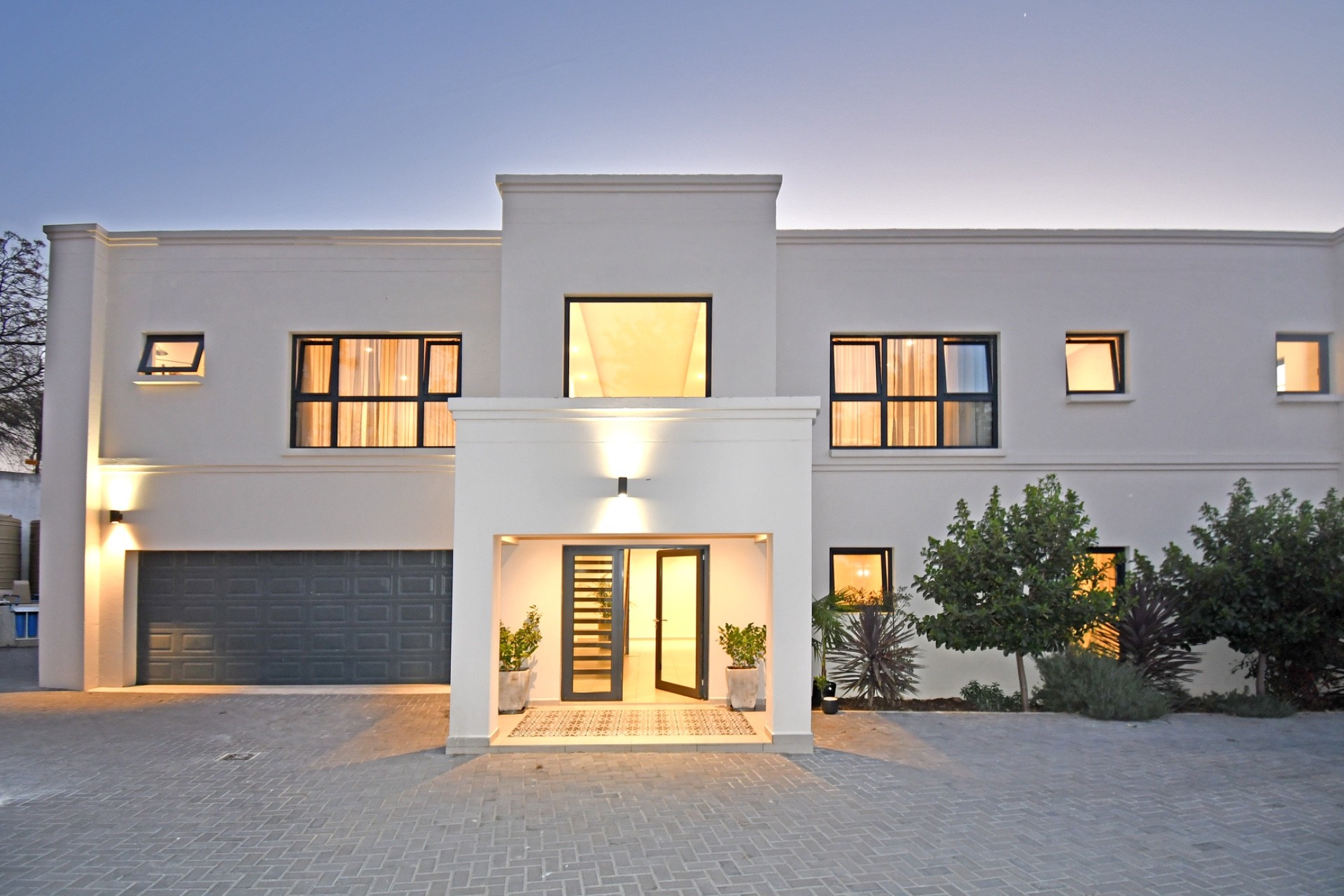MAGNIFICENT MODERN GEORGIAN MASTERPIECE IN BRYANSTON