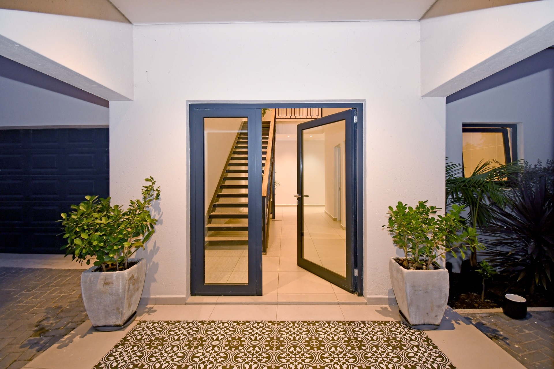 MAGNIFICENT MODERN GEORGIAN MASTERPIECE IN BRYANSTON