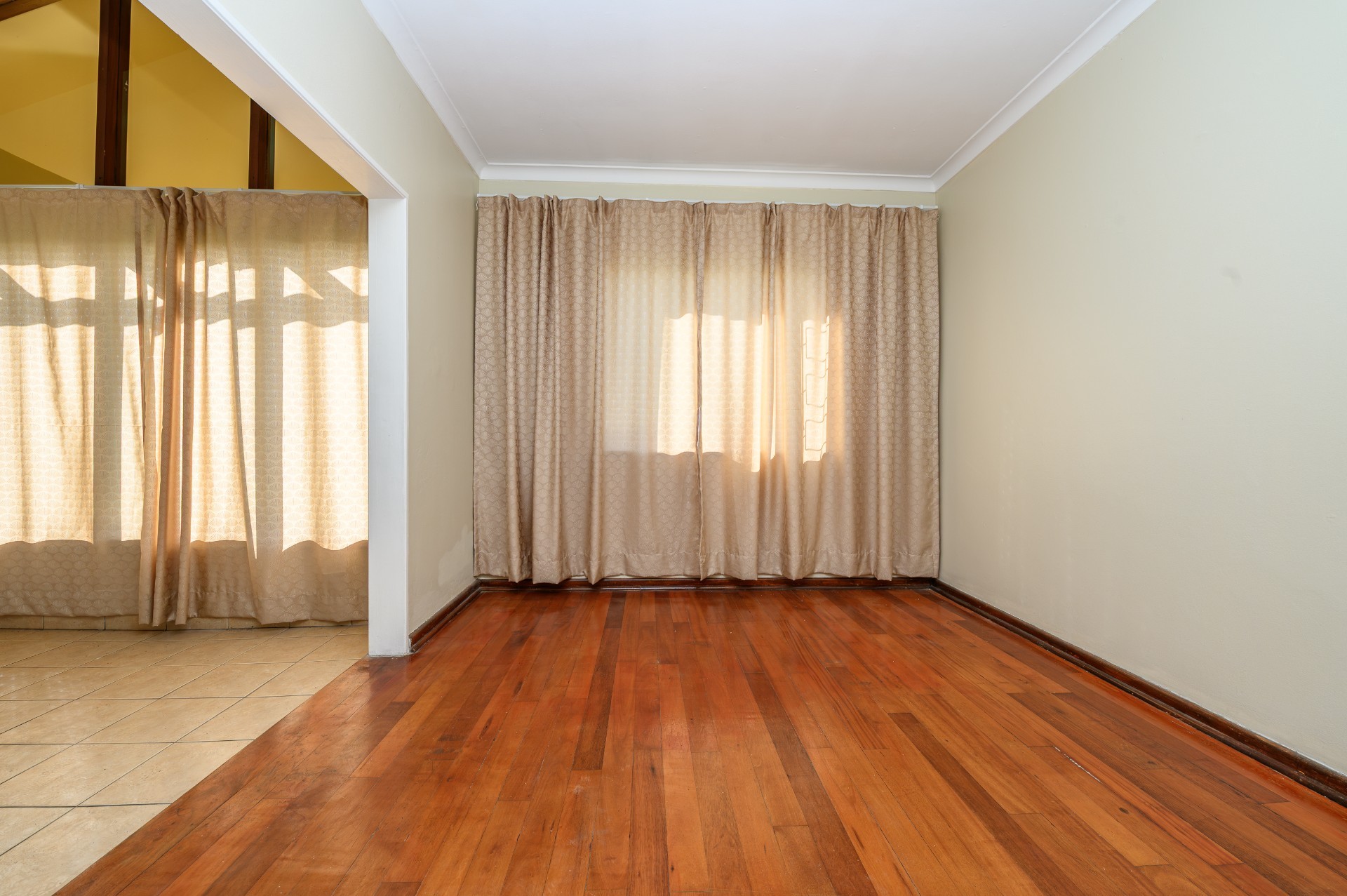 House for sale in Humewood, Port Elizabeth, 1364 m²