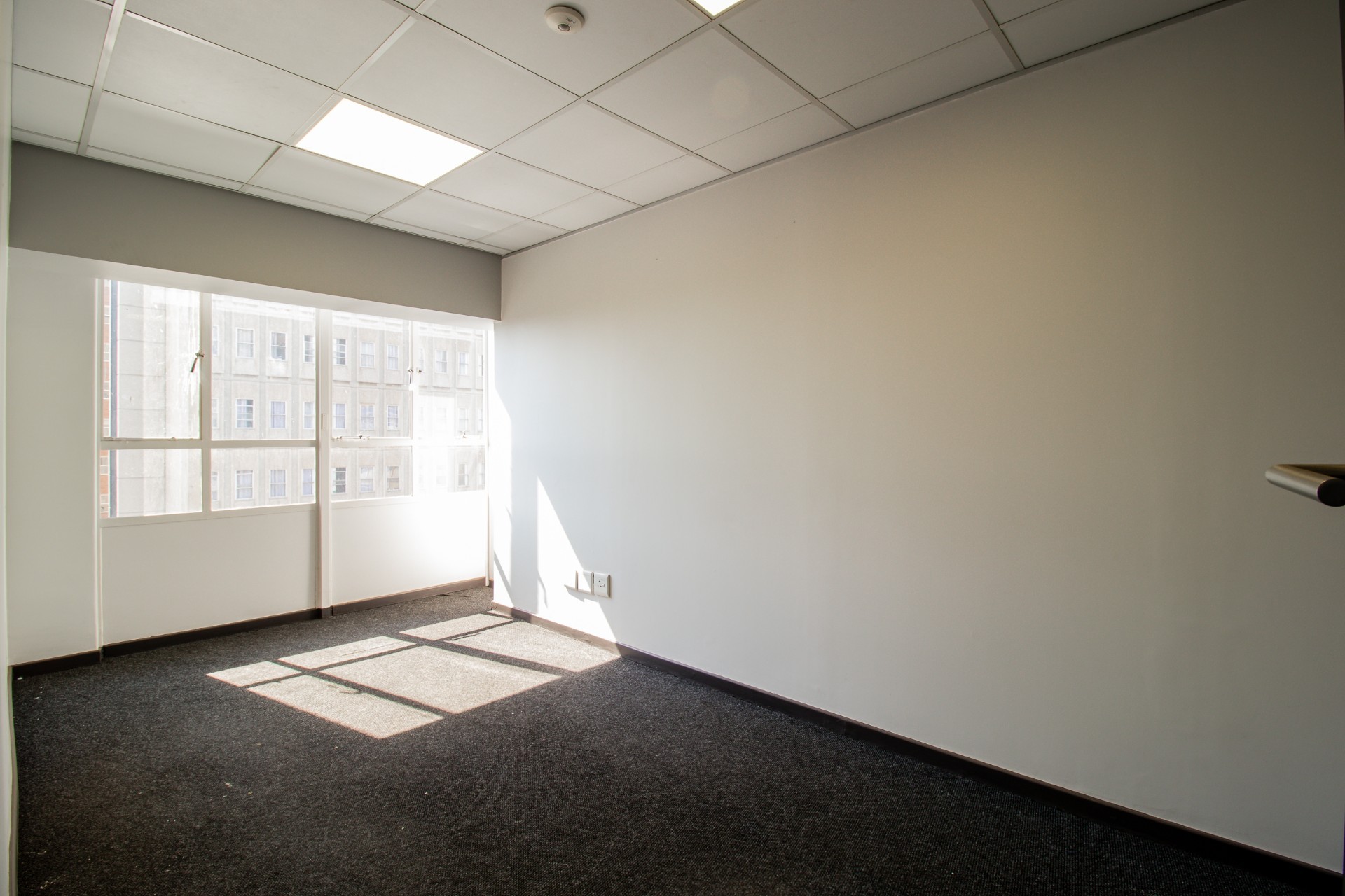 48m² Office To Let - Nzunza House, Johannesburg