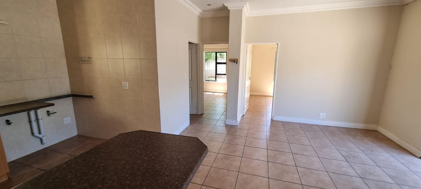 Two Bedroom Apartment To Rent in Rhodedene, Kimberley