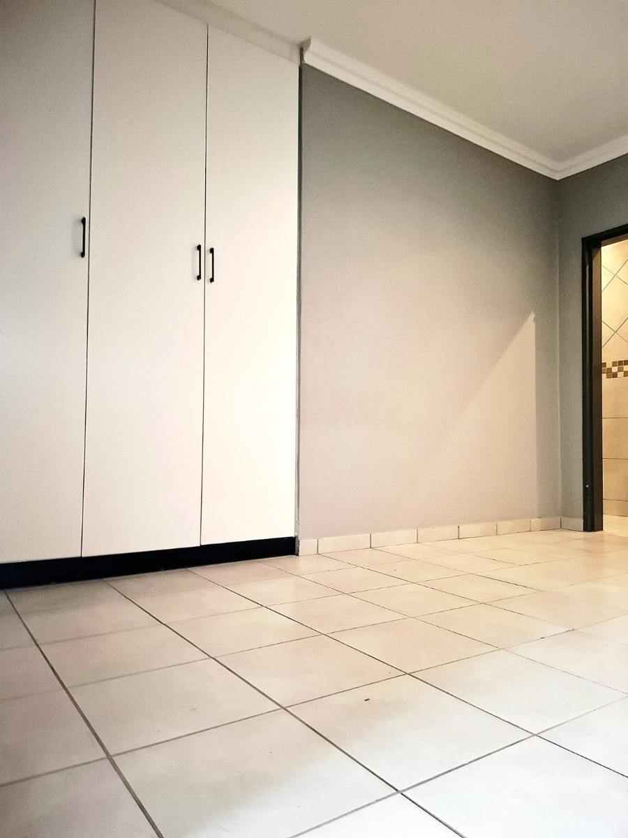 Brand New and Secure Bachelor Flat in Rustenburg!
