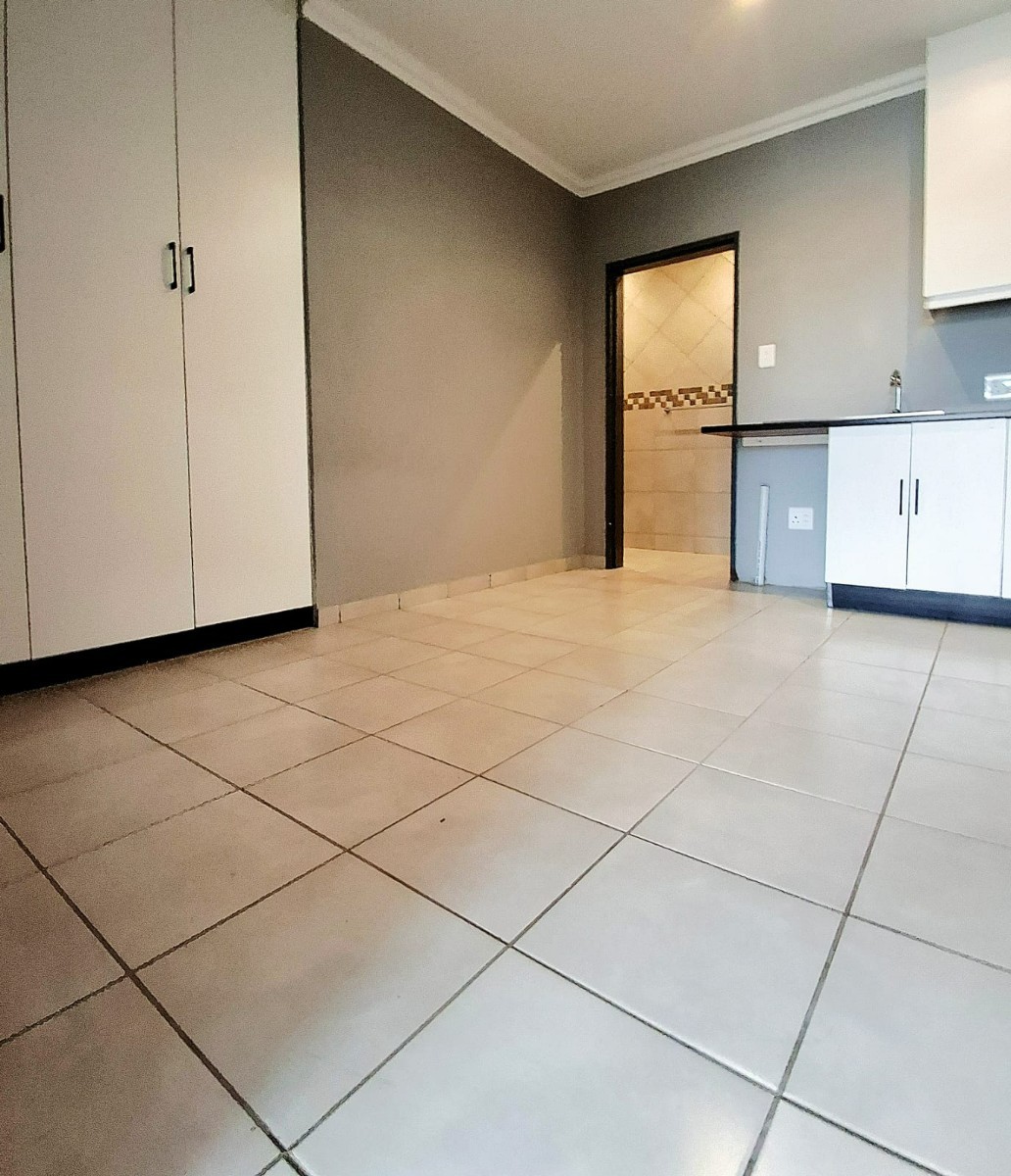 Brand New and Secure Bachelor Flat in Rustenburg!