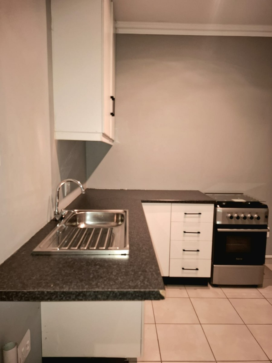 Brand New and Secure Bachelor Flat in Rustenburg!