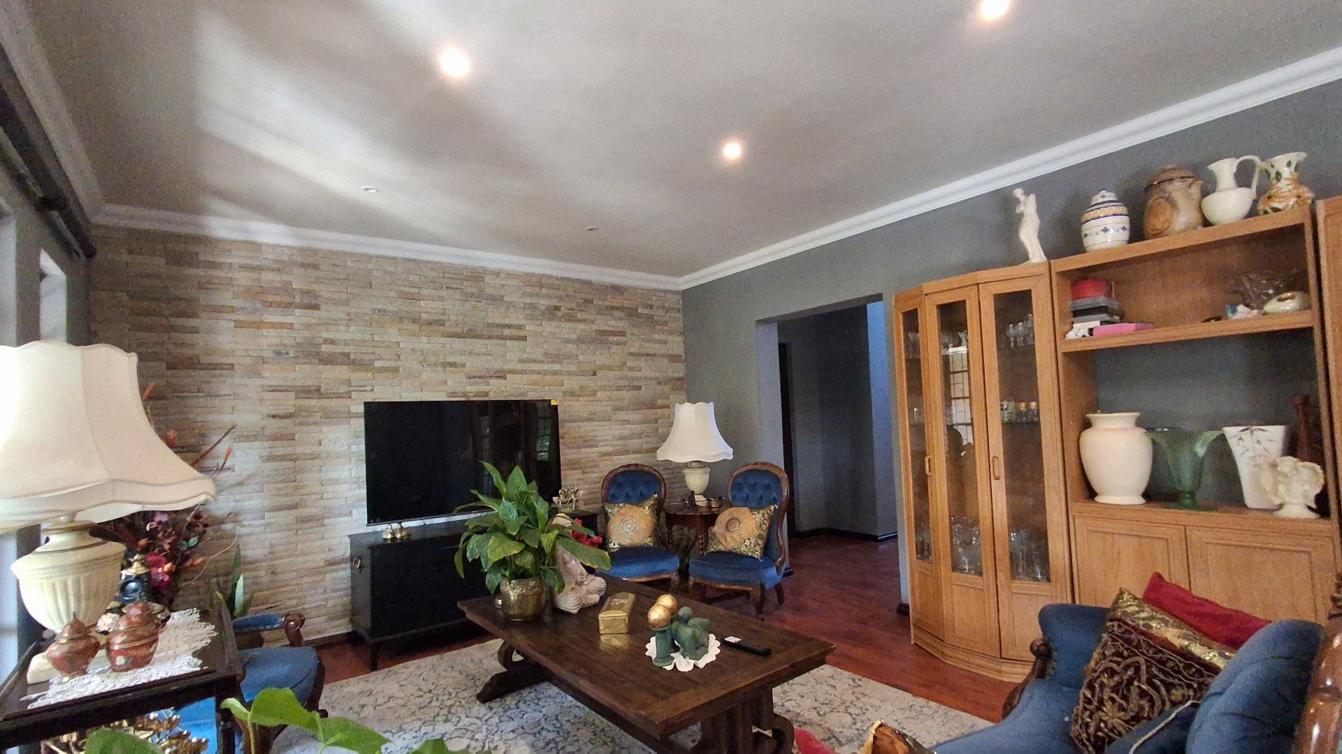 Spacious Family Townhouse In Prime Margate Location