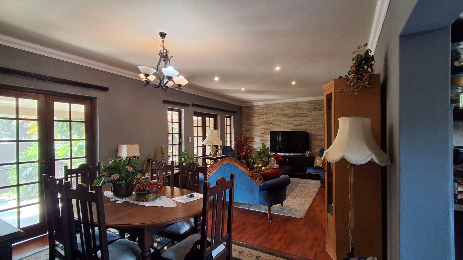 Spacious Family Townhouse In Prime Margate Location