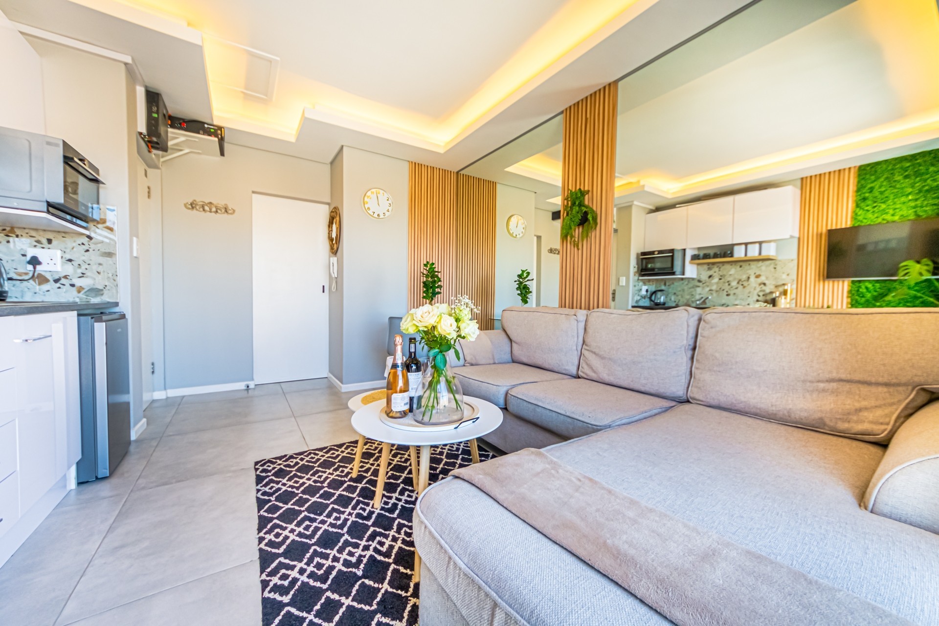 One Bedroom Fully Furnished Apartment available for Mid Term / Long Term Rent