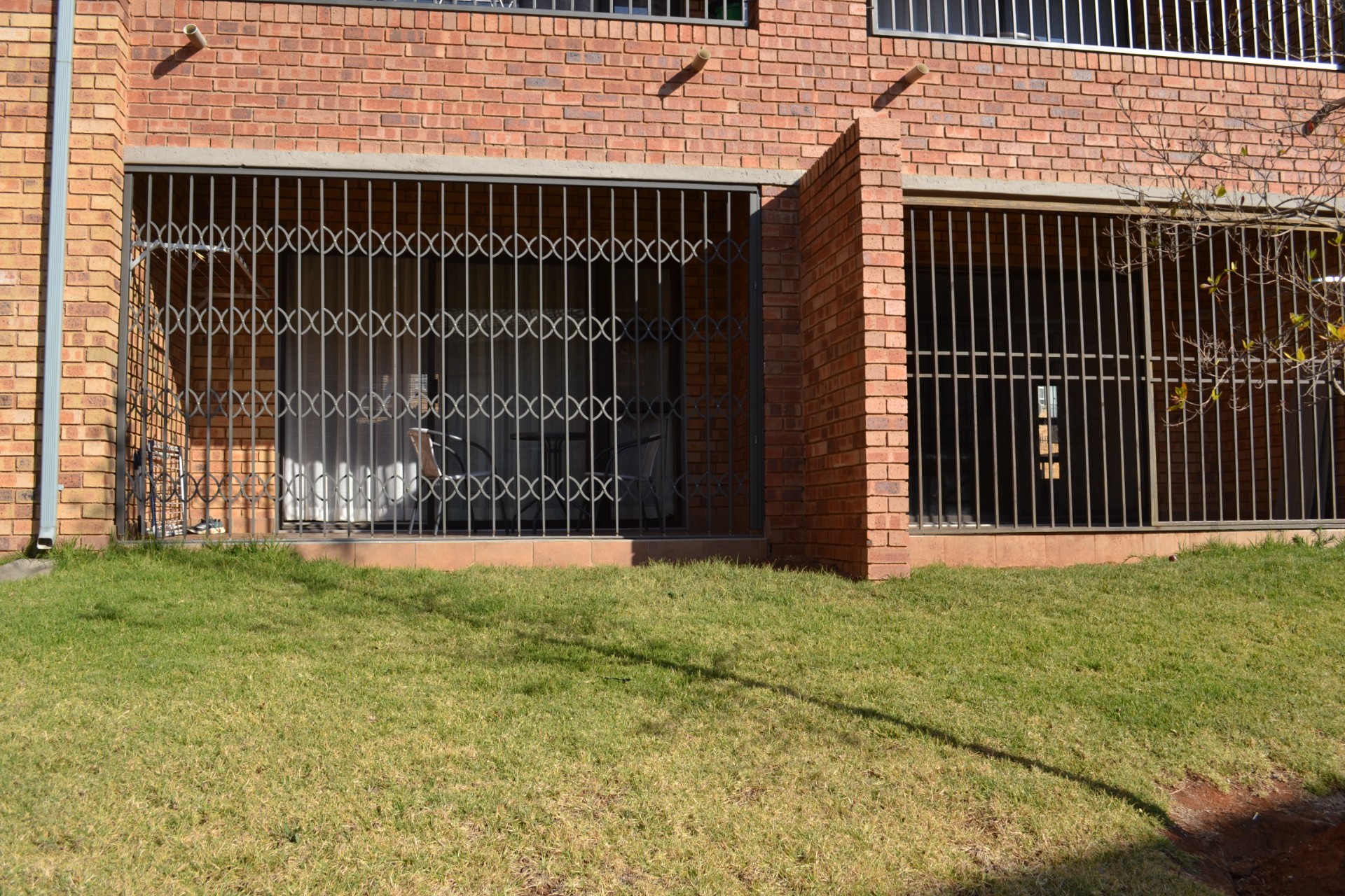 2 Bedroom Ground Floor Unit in Wilgeheuwel