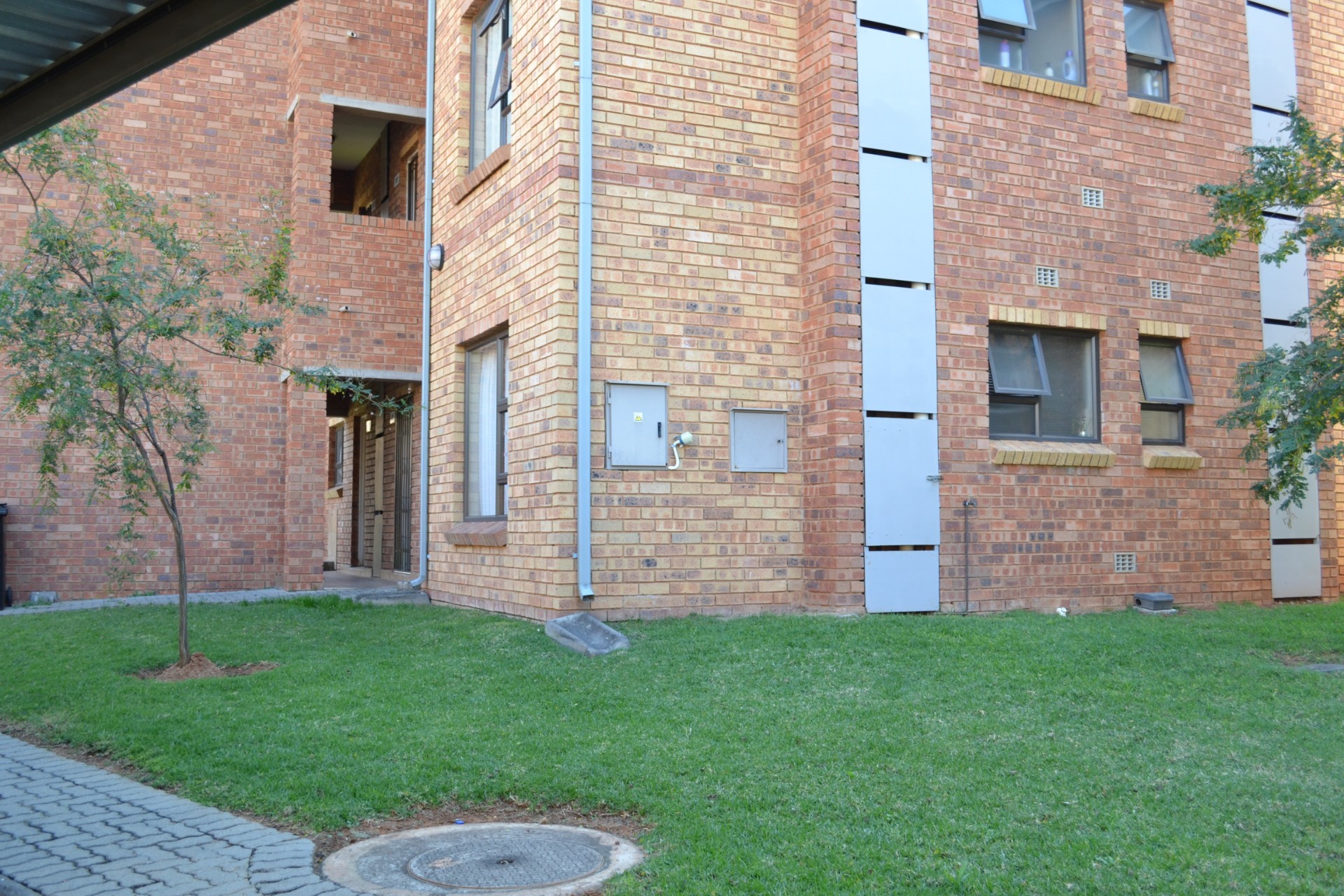 2 Bedroom Ground Floor Unit in Wilgeheuwel