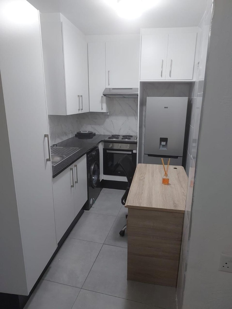 Cottage To Rent in Wendywood, Sandton