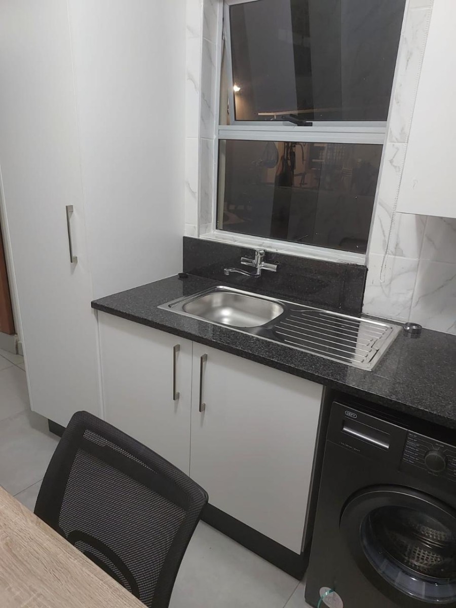 Cottage To Rent in Wendywood, Sandton