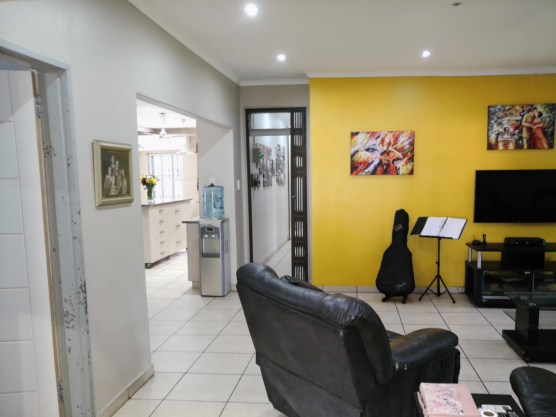 3-Bedroom home with 2 Flatlets for Sale Meer en See
