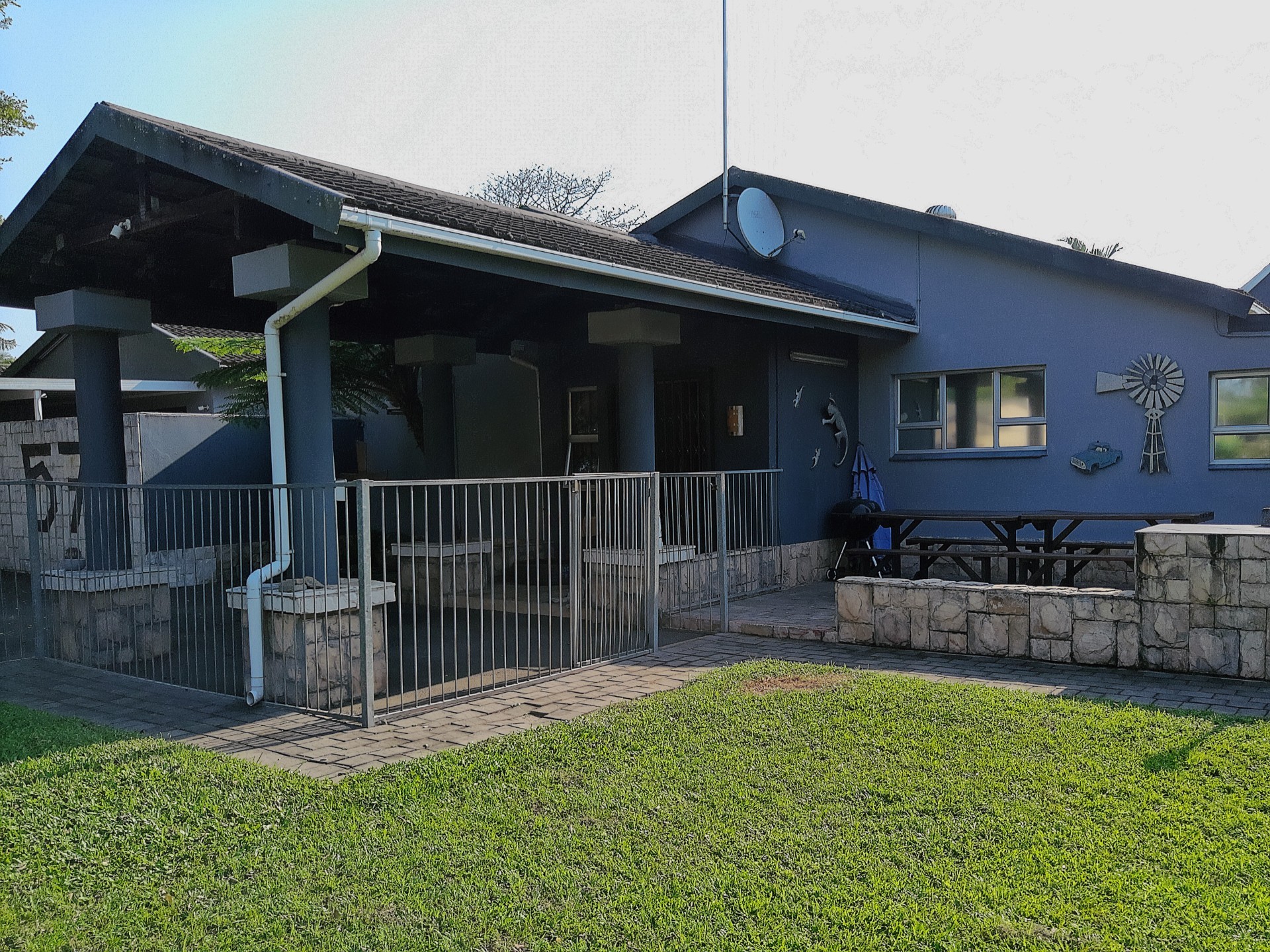 3-Bedroom home with 2 Flatlets for Sale Meer en See