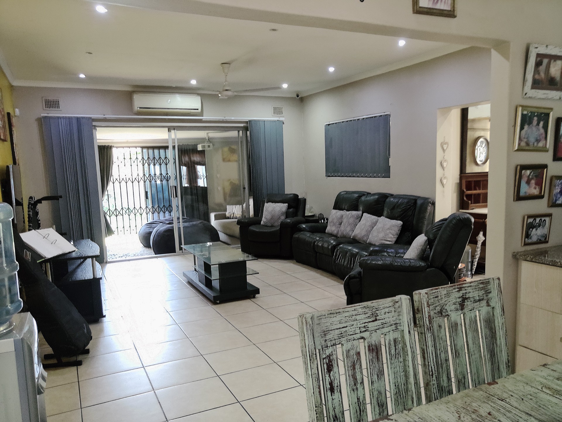3-Bedroom home with 2 Flatlets for Sale Meer en See
