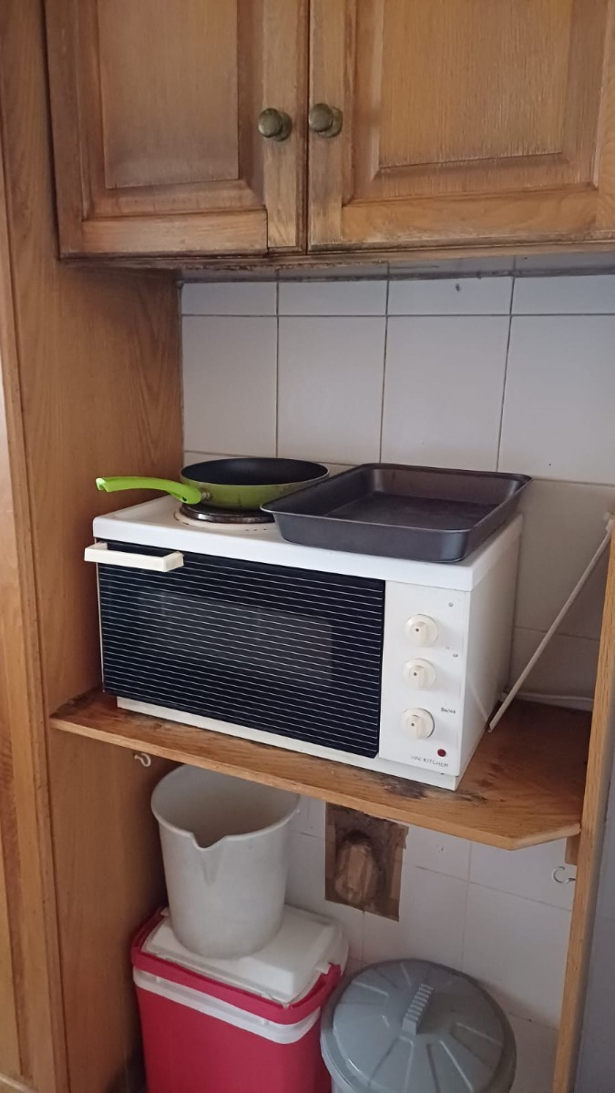 Apartment To Rent in Gardens Cape Town Western Cape