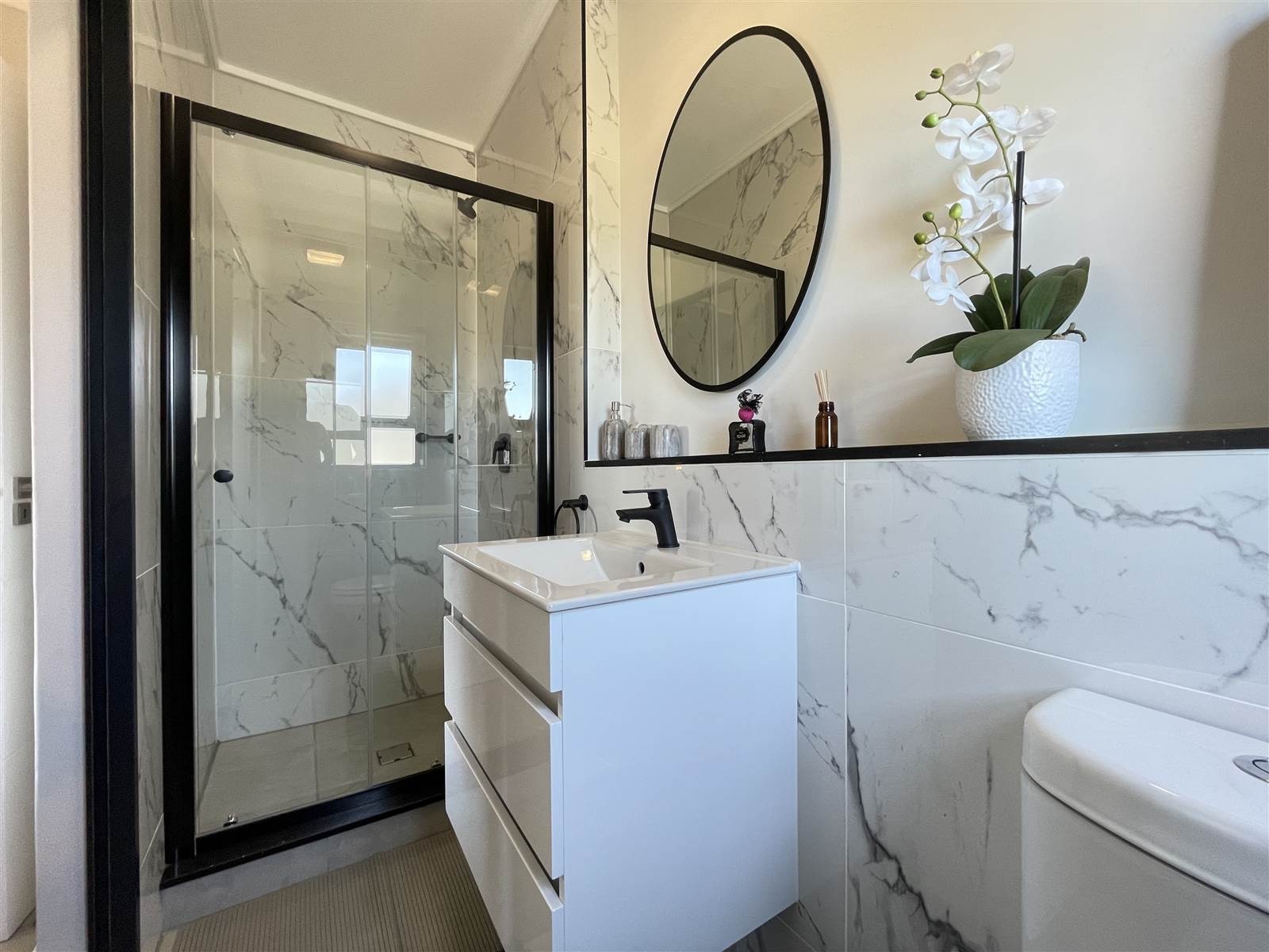 Apartment To Rent in Waterfall, Midrand