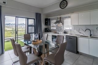 2 Bedroom Penthouse To Rent in Waterfall, Midrand