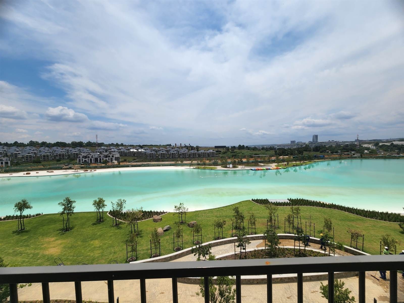 LAGOON FACING 3 BEDROOM Apartment To Rent in Waterfall, Midrand