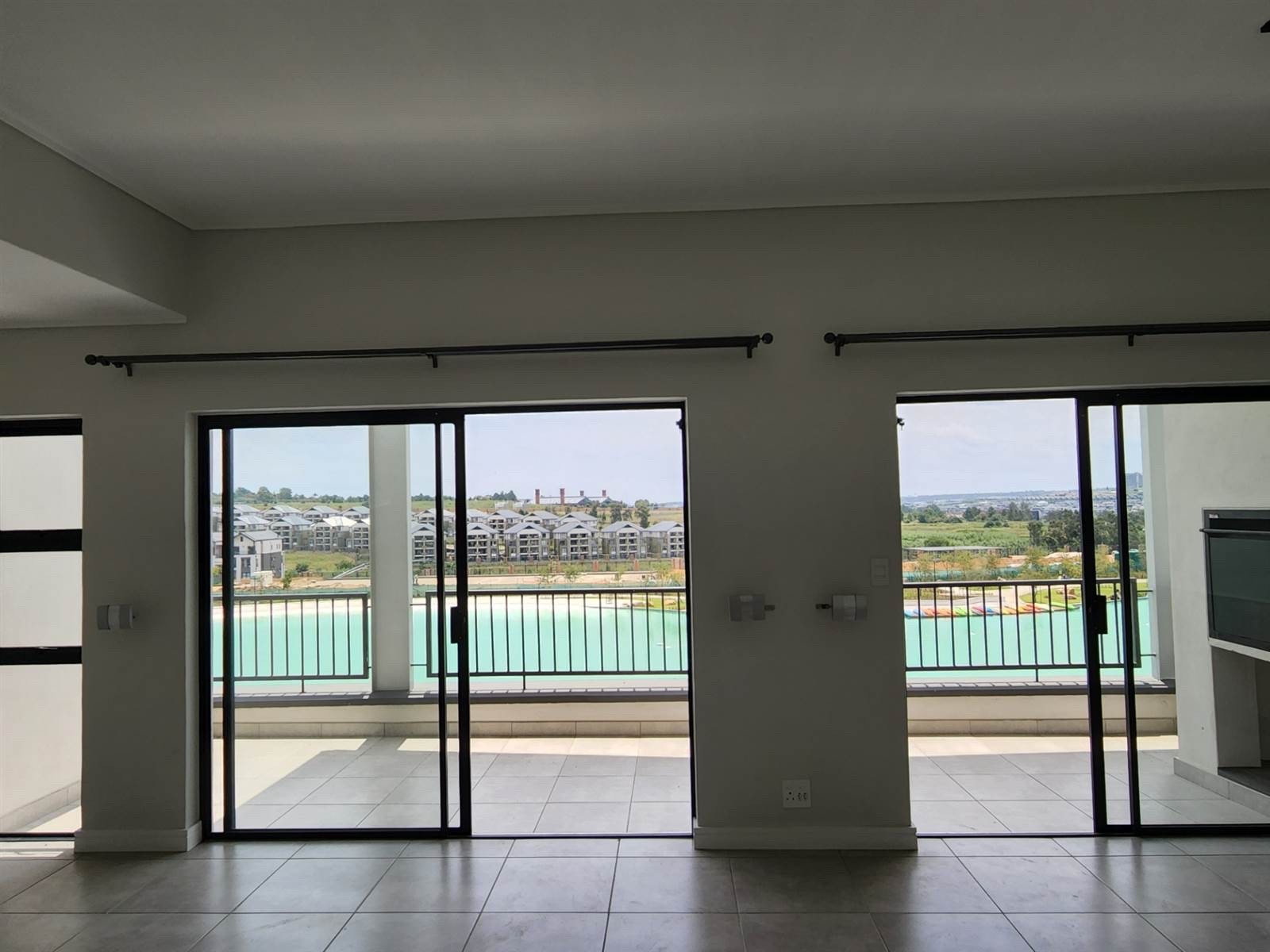 LAGOON FACING 3 BEDROOM Apartment To Rent in Waterfall, Midrand