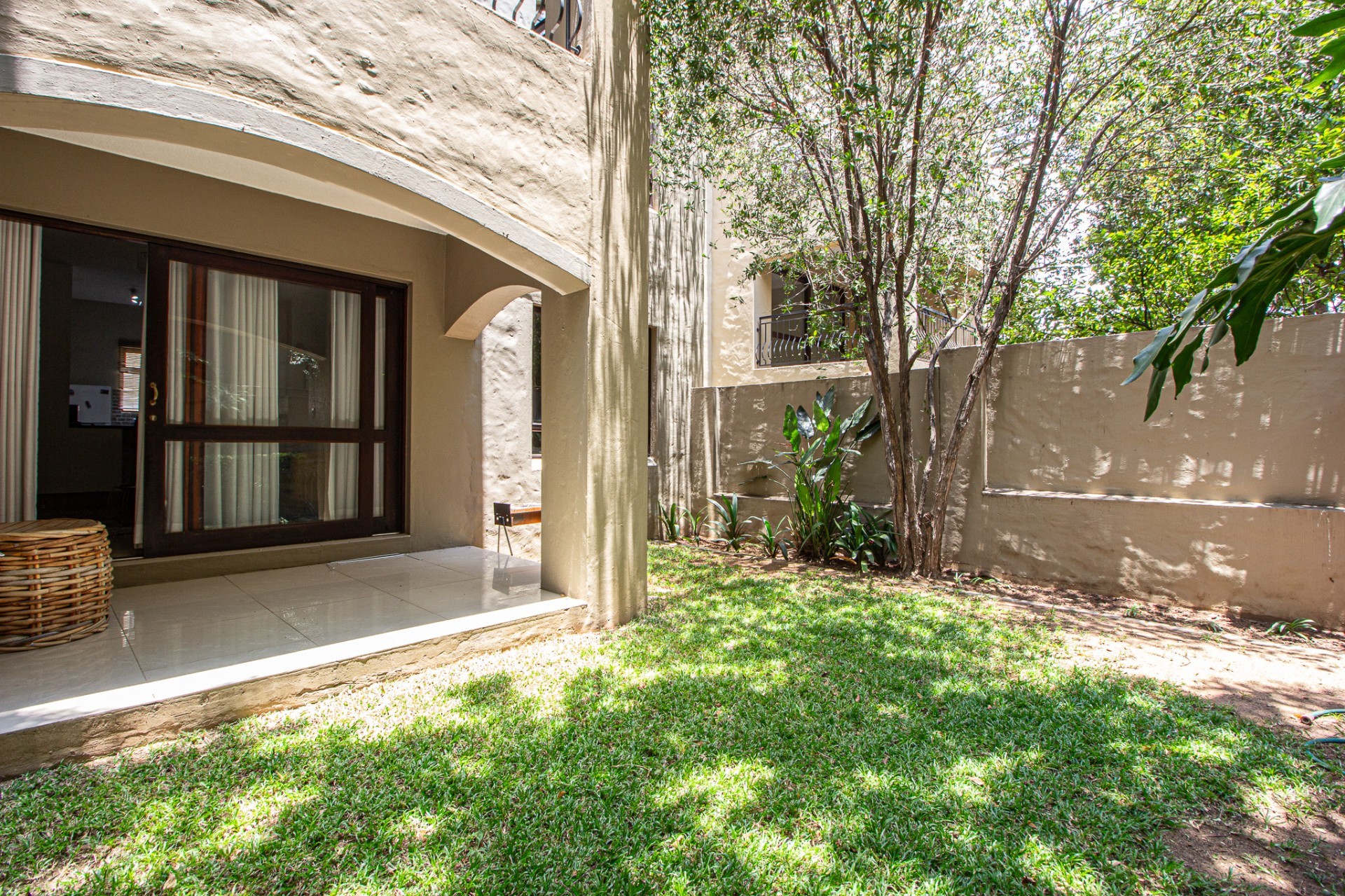 Apartment To Rent in Lonehill Sandton