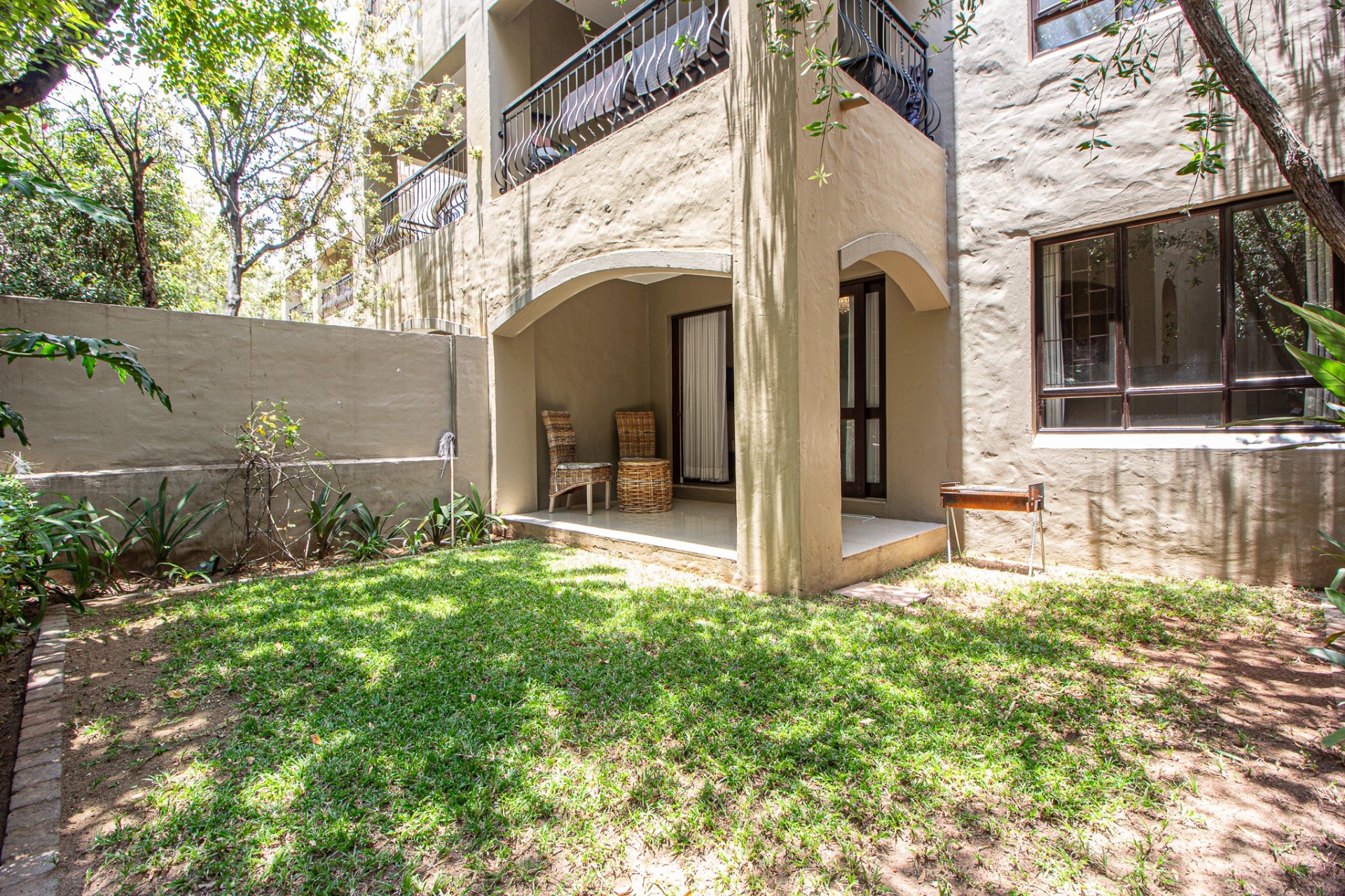 Apartment To Rent in Lonehill Sandton