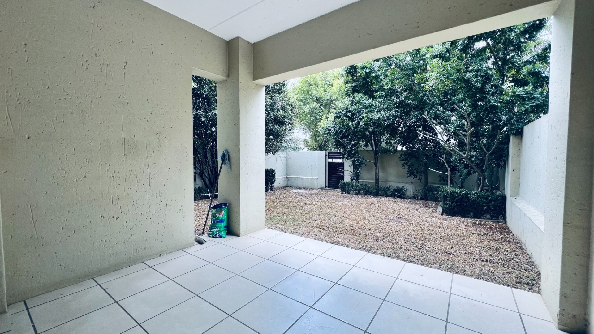 Two-Bedroom, Two-Bathroom Ground-Floor Apartment with Private Garden