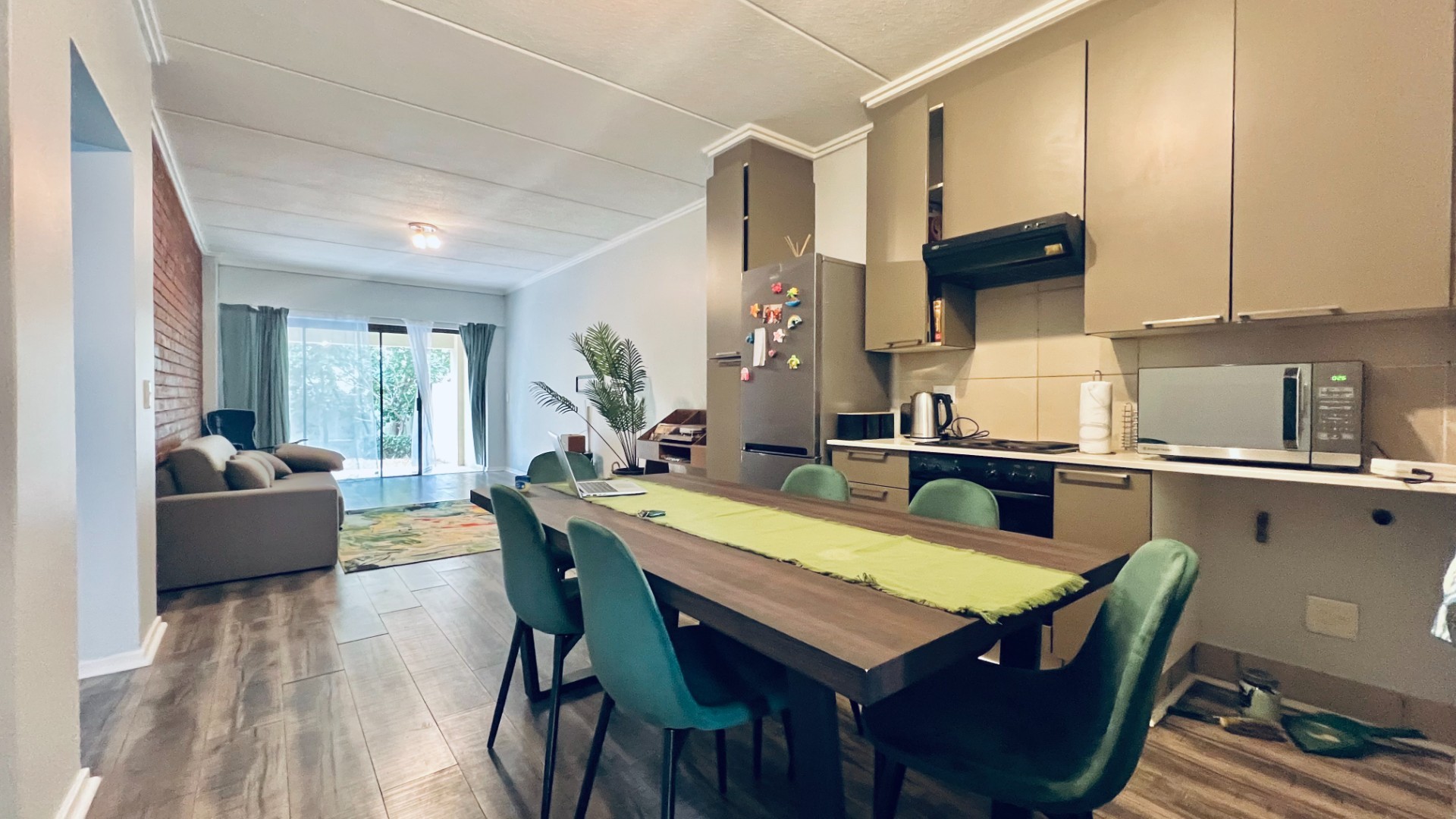 Two-Bedroom, Two-Bathroom Ground-Floor Apartment with Private Garden