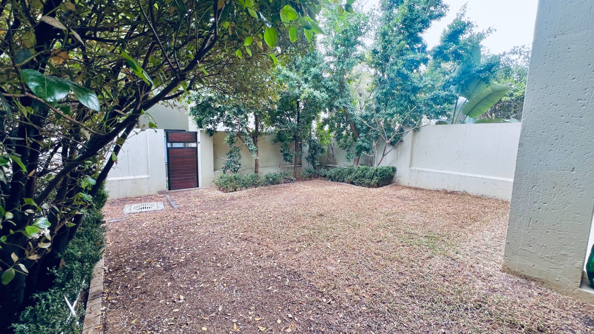 Two-Bedroom, Two-Bathroom Ground-Floor Apartment with Private Garden