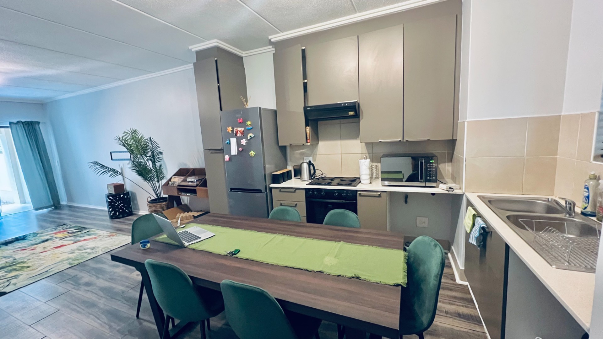 Two-Bedroom, Two-Bathroom Ground-Floor Apartment with Private Garden