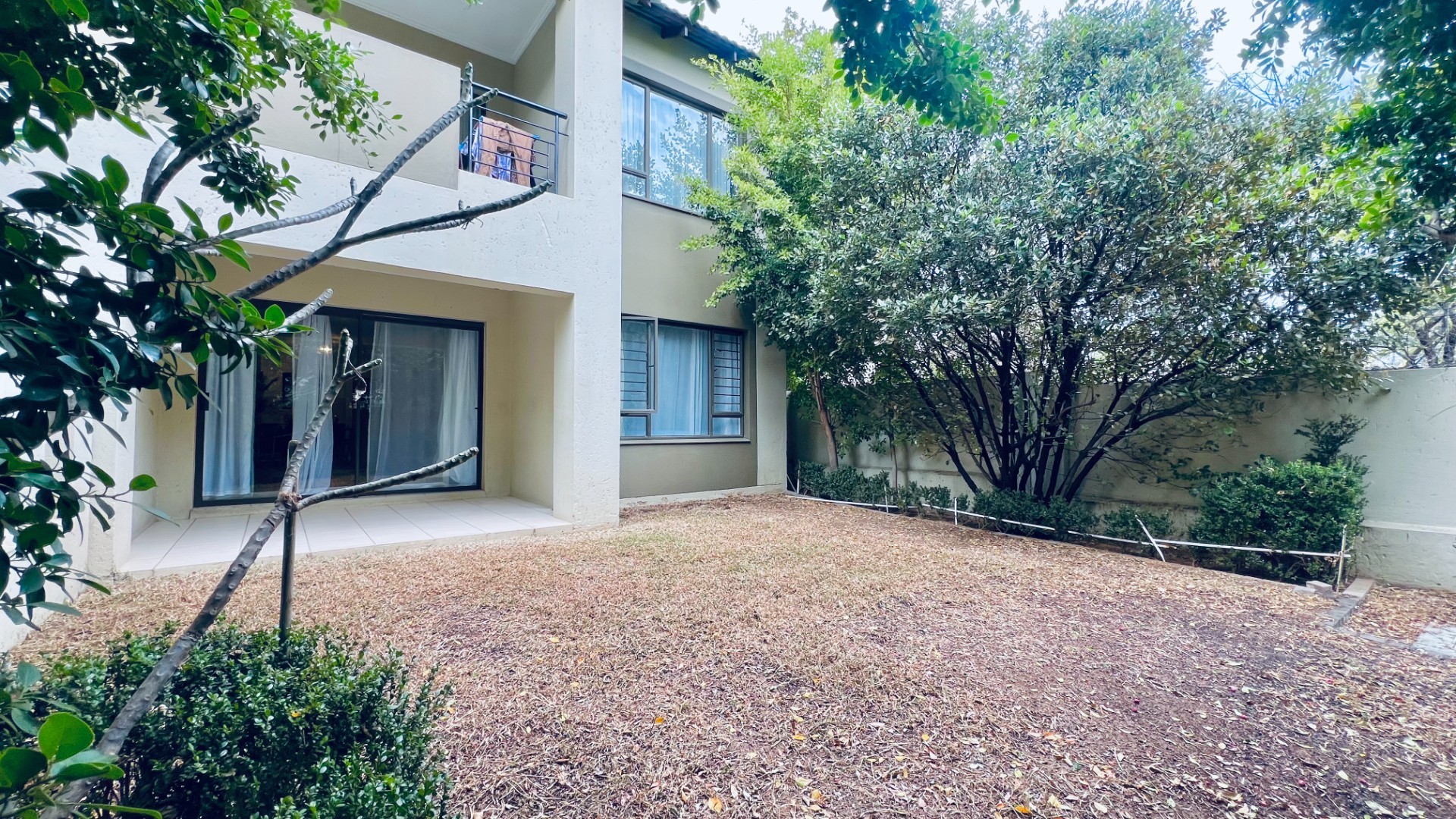 Two-Bedroom, Two-Bathroom Ground-Floor Apartment with Private Garden