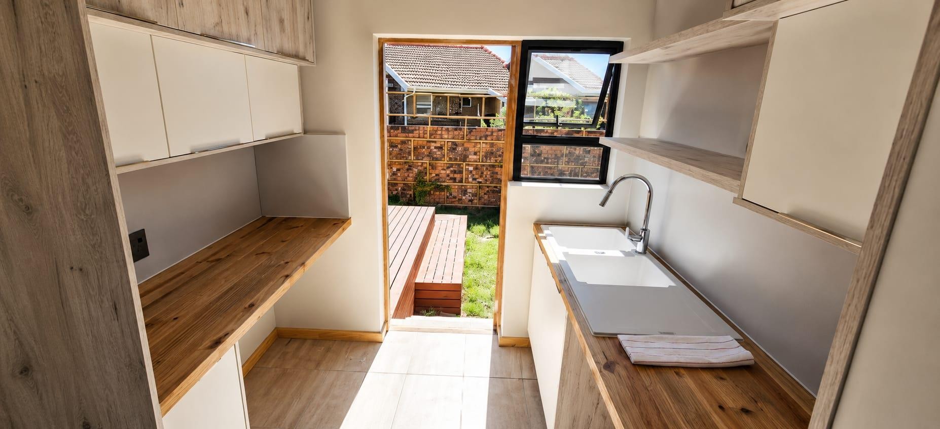 MODERN 4 BEDROOM HOME BORDERING GREENBELT IN ASTON BAY, JEFFREYS BAY