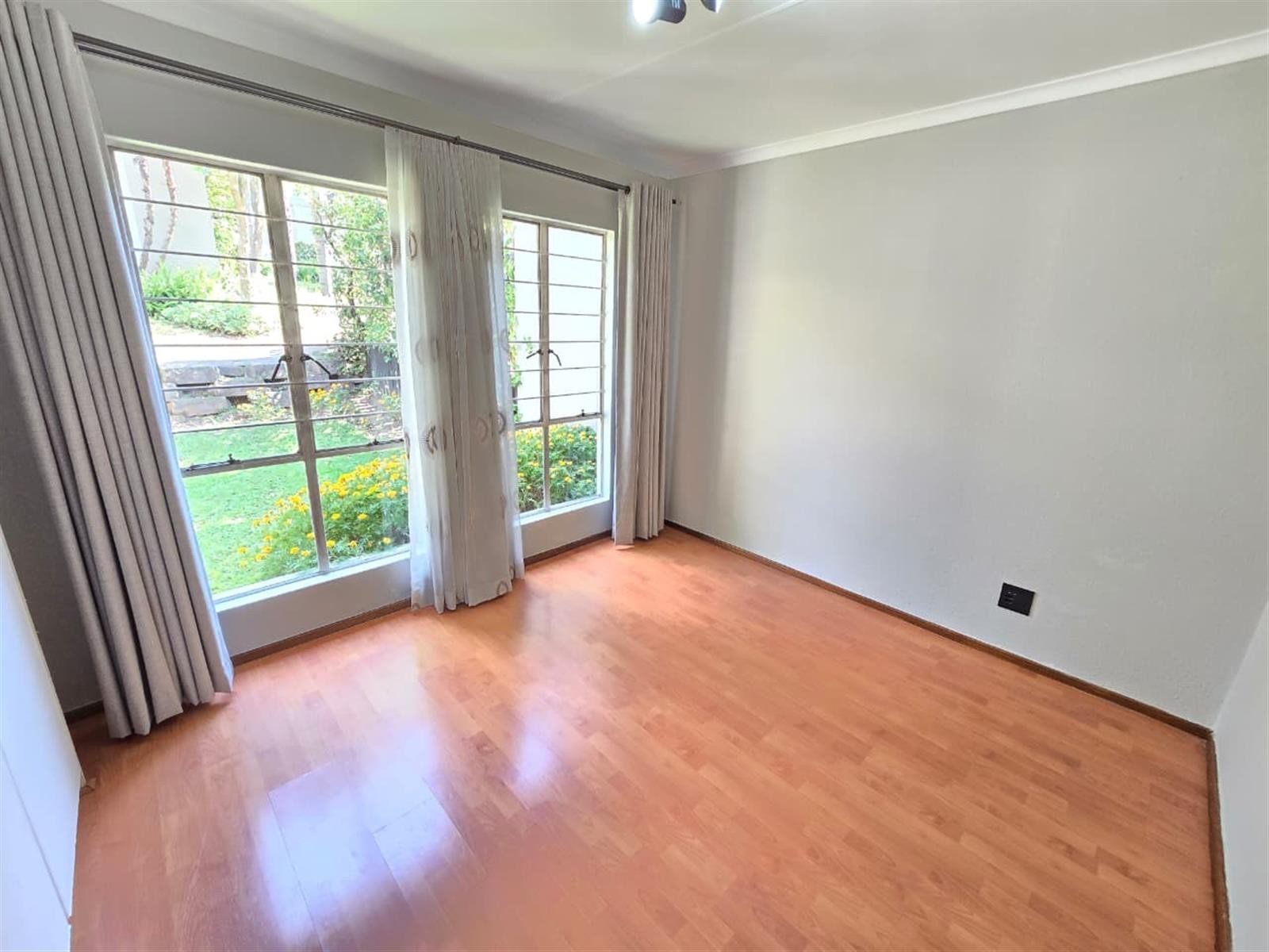 Renovated Two Bedroom Garden Townhouse in Crawford Manor Douglasdale