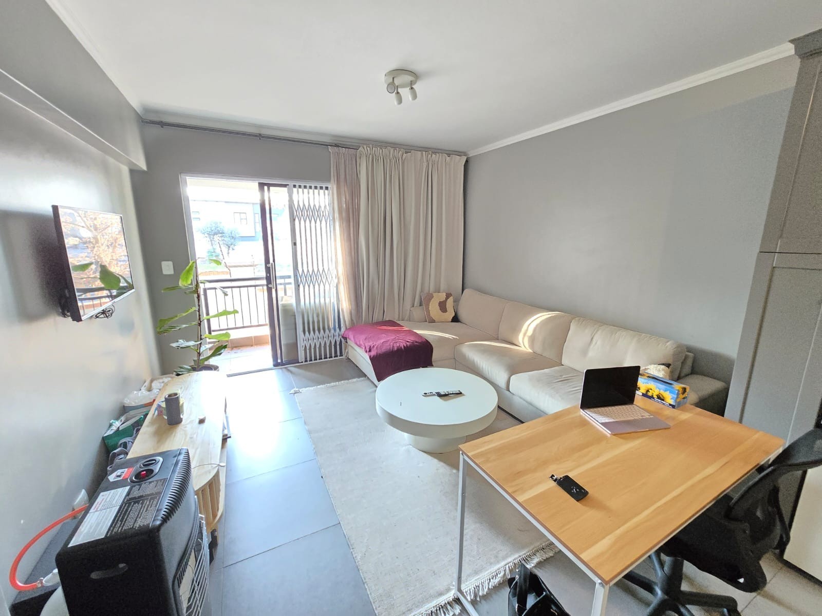 1 Bed Apartment To Rent in Bryanston, Sandton