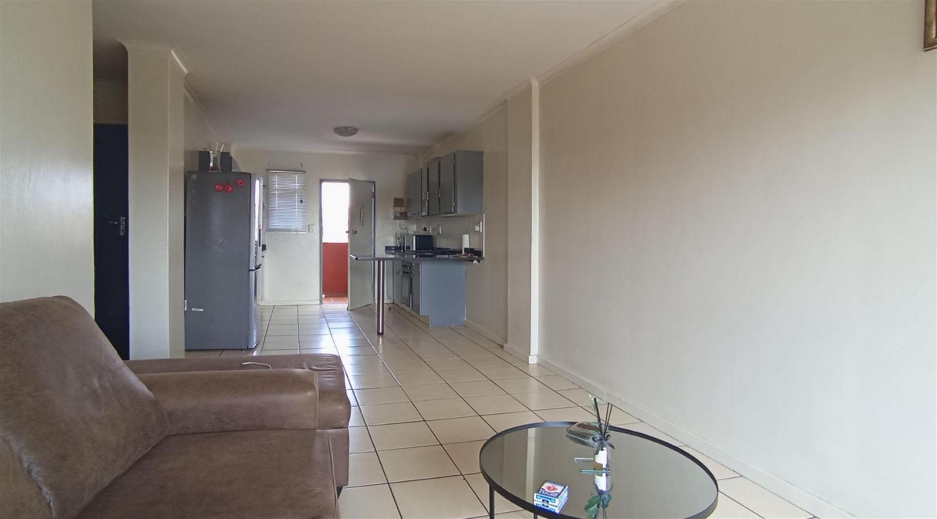2 Bedroom Shared Apartment - Larger Room To Rent in Zwartkop, Centurion