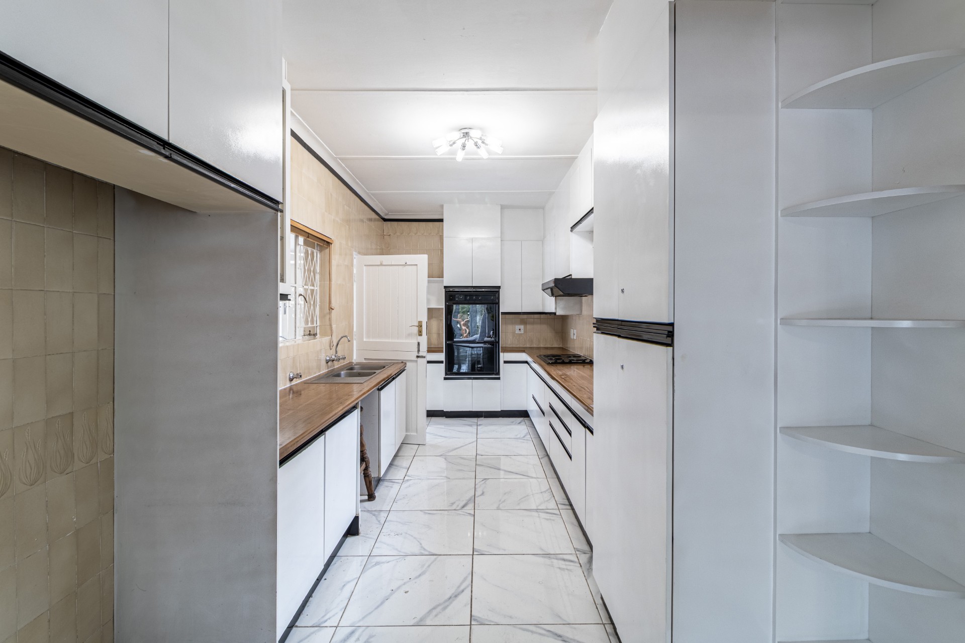 House for sale in Lyndhurst, Johannesburg, 407 m²